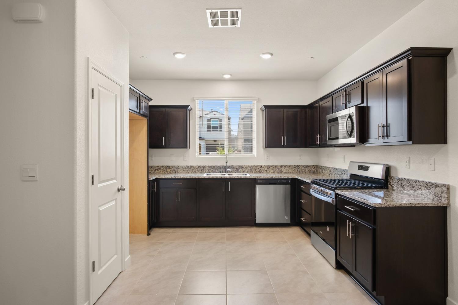 313 Sullivan Drive Merced, CA 95348 - Photo 9 of 30