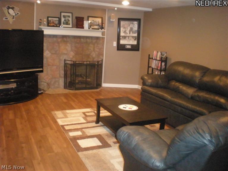 435 North Road Warren, OH 44484 - Photo 4 of 19 Gallery Image 4