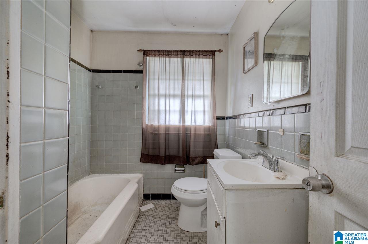 2607 Court R Birmingham, AL 35218 - Photo 10 of 12