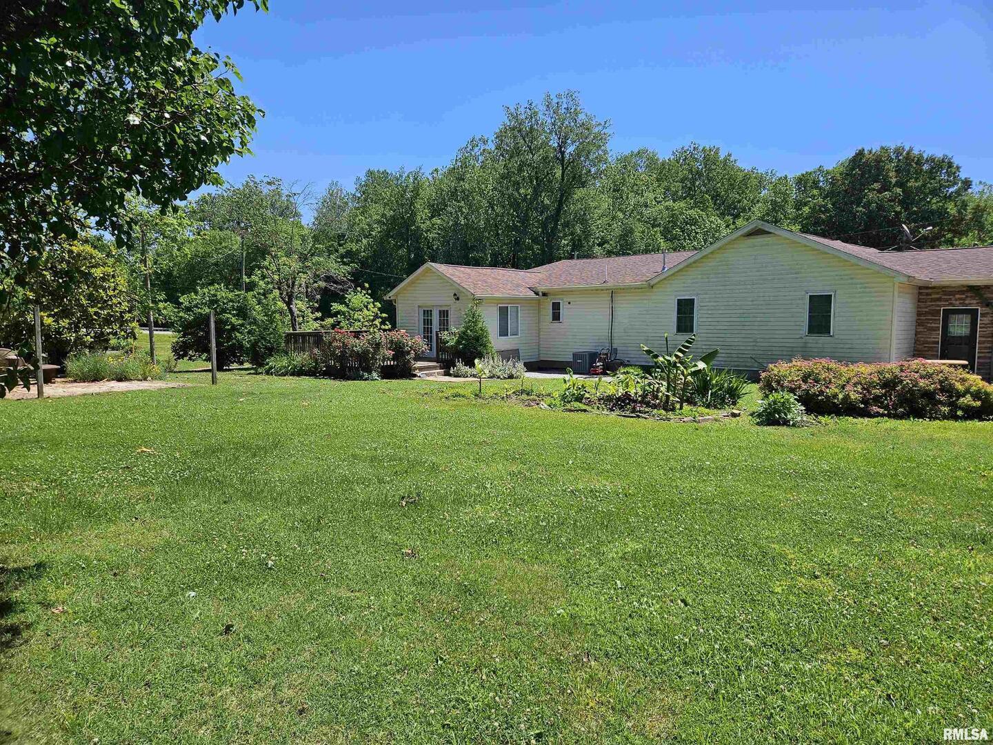 550 South Vienna Road Olmsted, IL 62970 - Photo 11 of 31 a front view of a house with garden