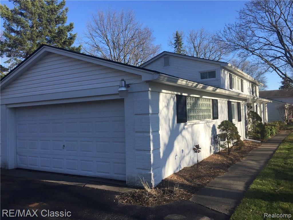 30012 Briarton Street Farmington, MI 48331 - Photo 2 of 48