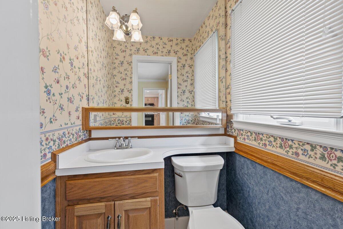 3531 Graham Road Louisville, KY 40207 - Photo 16 of 30 Half bath off third bedroom
