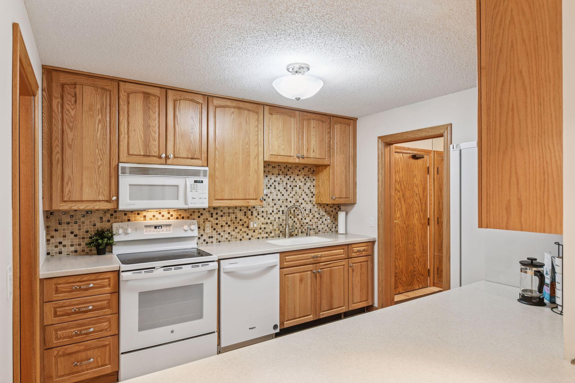 7250 Lewis Ridge Parkway, Unit 102 Edina, MN 55439 - Photo 15 of 69