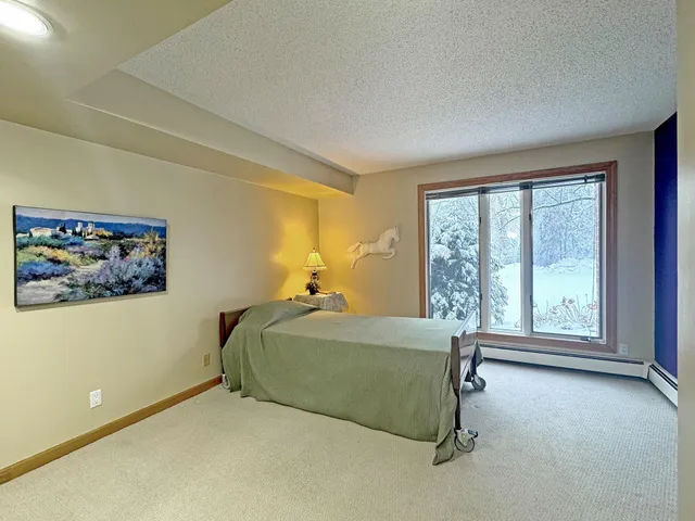 $425,000 | 7250 Lewis Ridge Parkway, Unit 102, Edina, MN 55439
