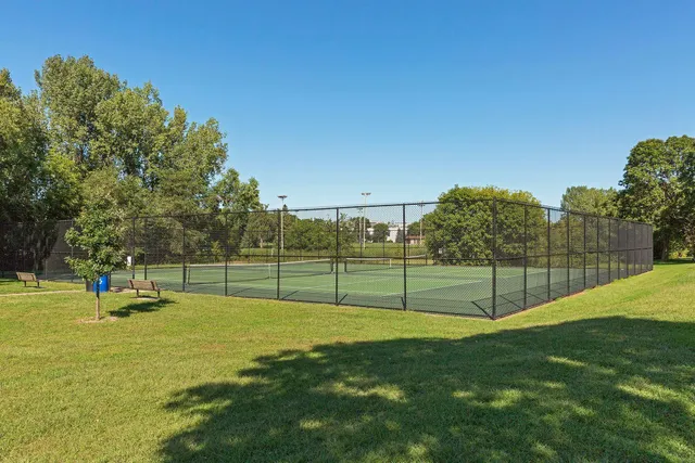 $425,000 | 7250 Lewis Ridge Parkway, Unit 102, Edina, MN 55439