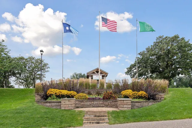 $425,000 | 7250 Lewis Ridge Parkway, Unit 102, Edina, MN 55439