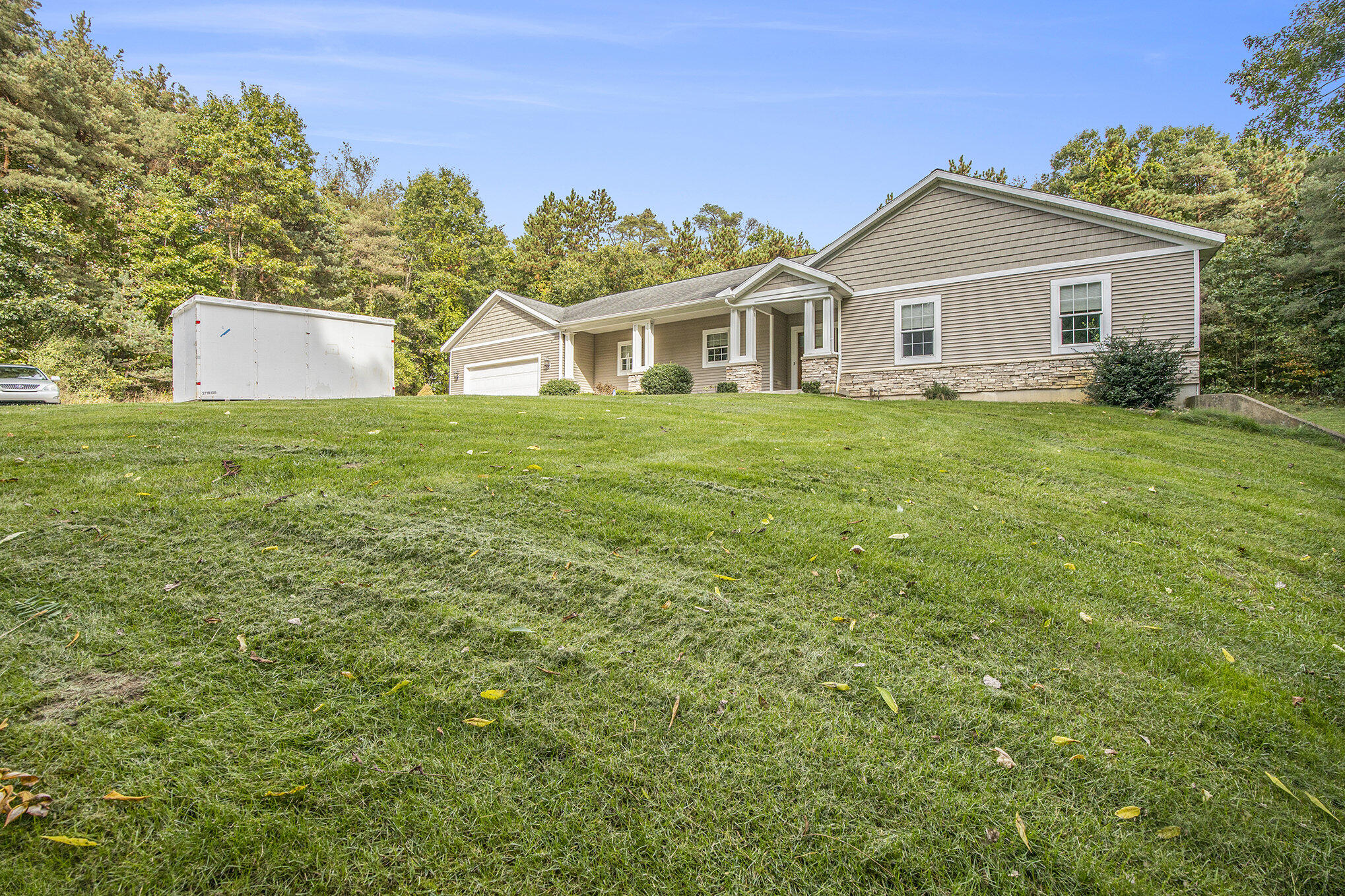 7801 Cascade Road Southeast Grand Rapids, MI 49546 - Photo 2 of 33 002_7801_cascade-68