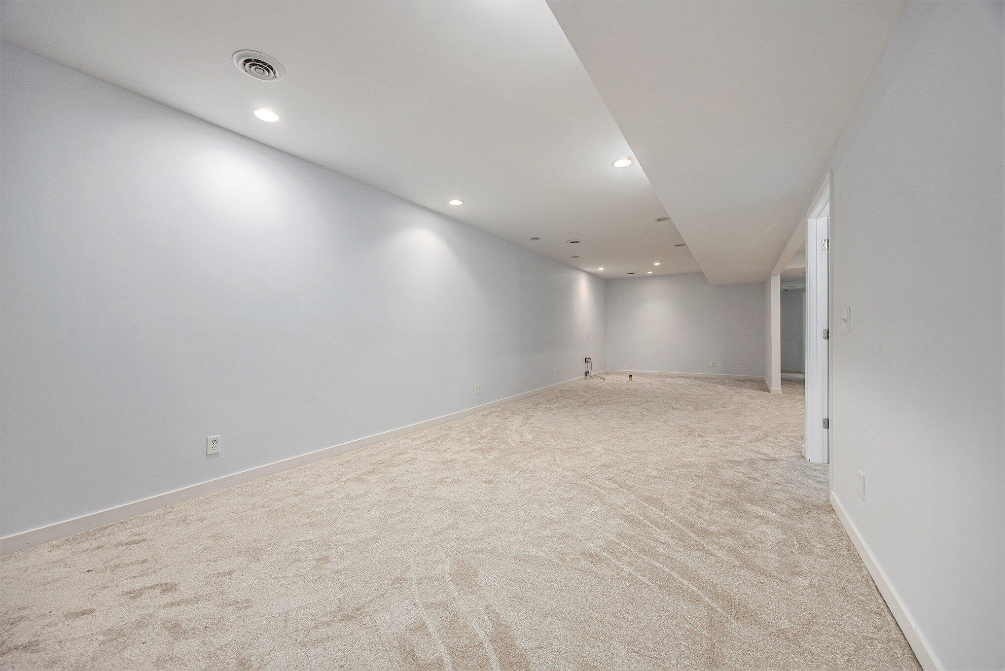 7801 Cascade Road Southeast Grand Rapids, MI 49546 - Photo 22 of 33 020_7801_cascade-38