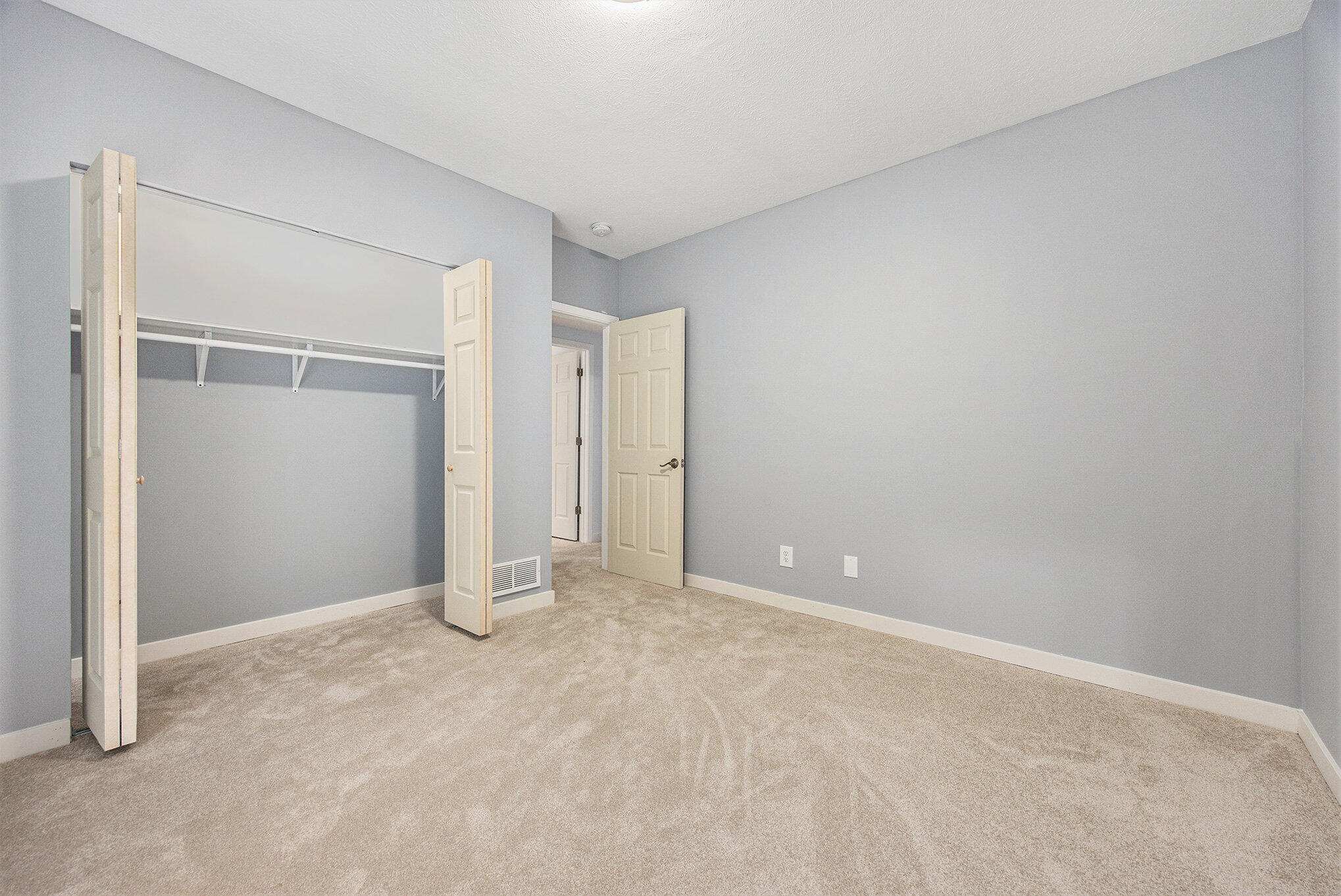 7801 Cascade Road Southeast Grand Rapids, MI 49546 - Photo 26 of 33 027_7801_cascade-54