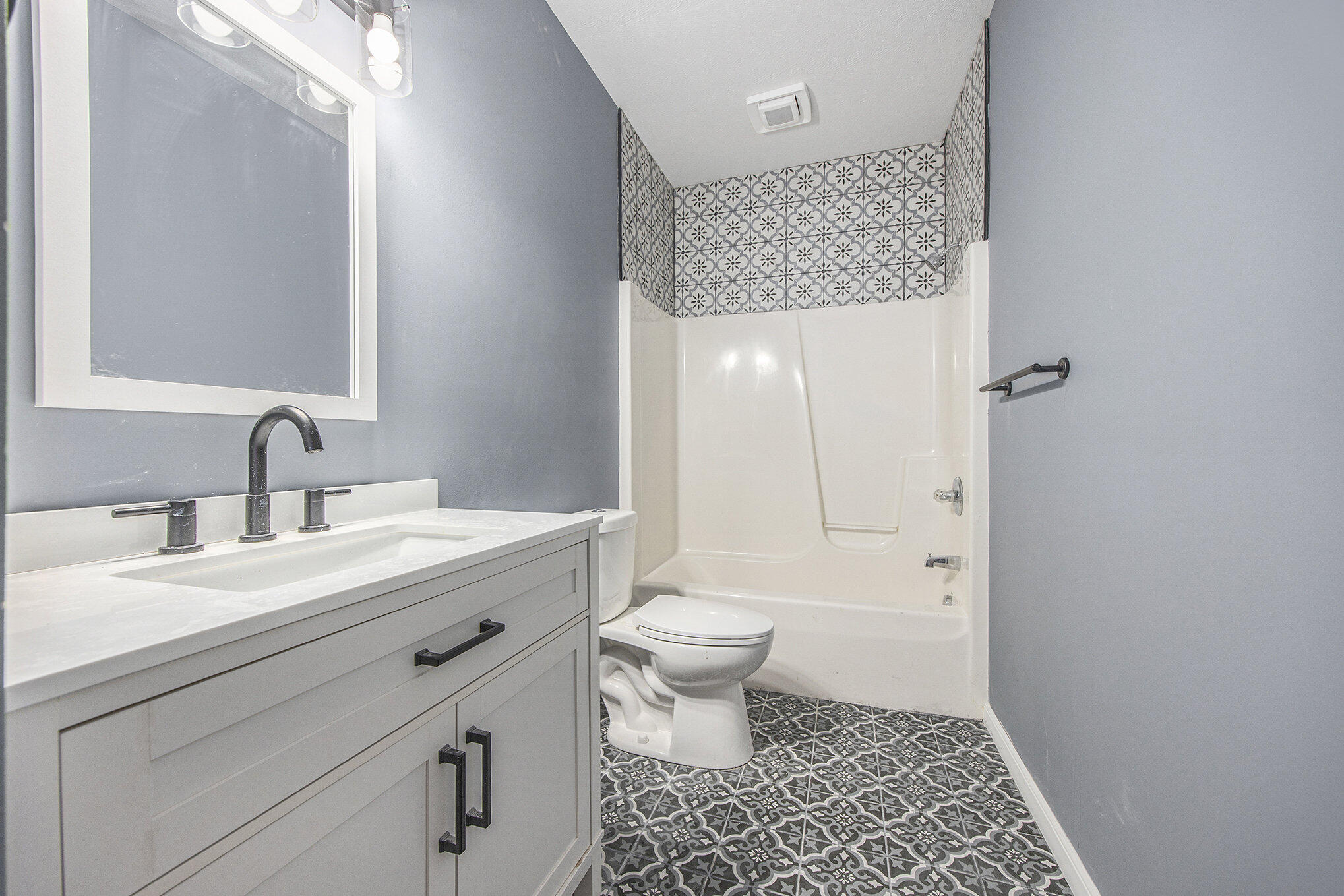7801 Cascade Road Southeast Grand Rapids, MI 49546 - Photo 27 of 33 028_7801_cascade-56