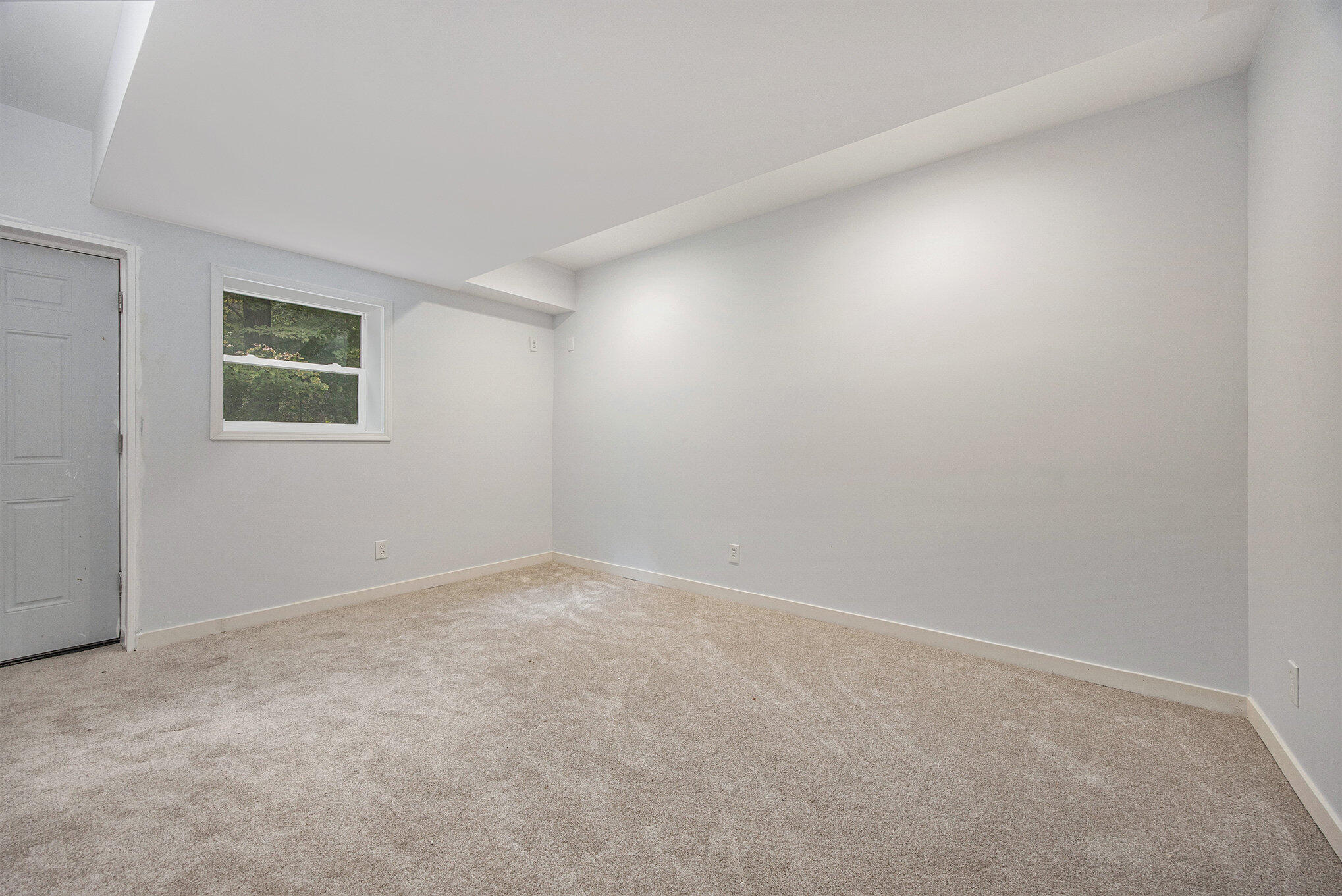 7801 Cascade Road Southeast Grand Rapids, MI 49546 - Photo 28 of 33 024_7801_cascade-48