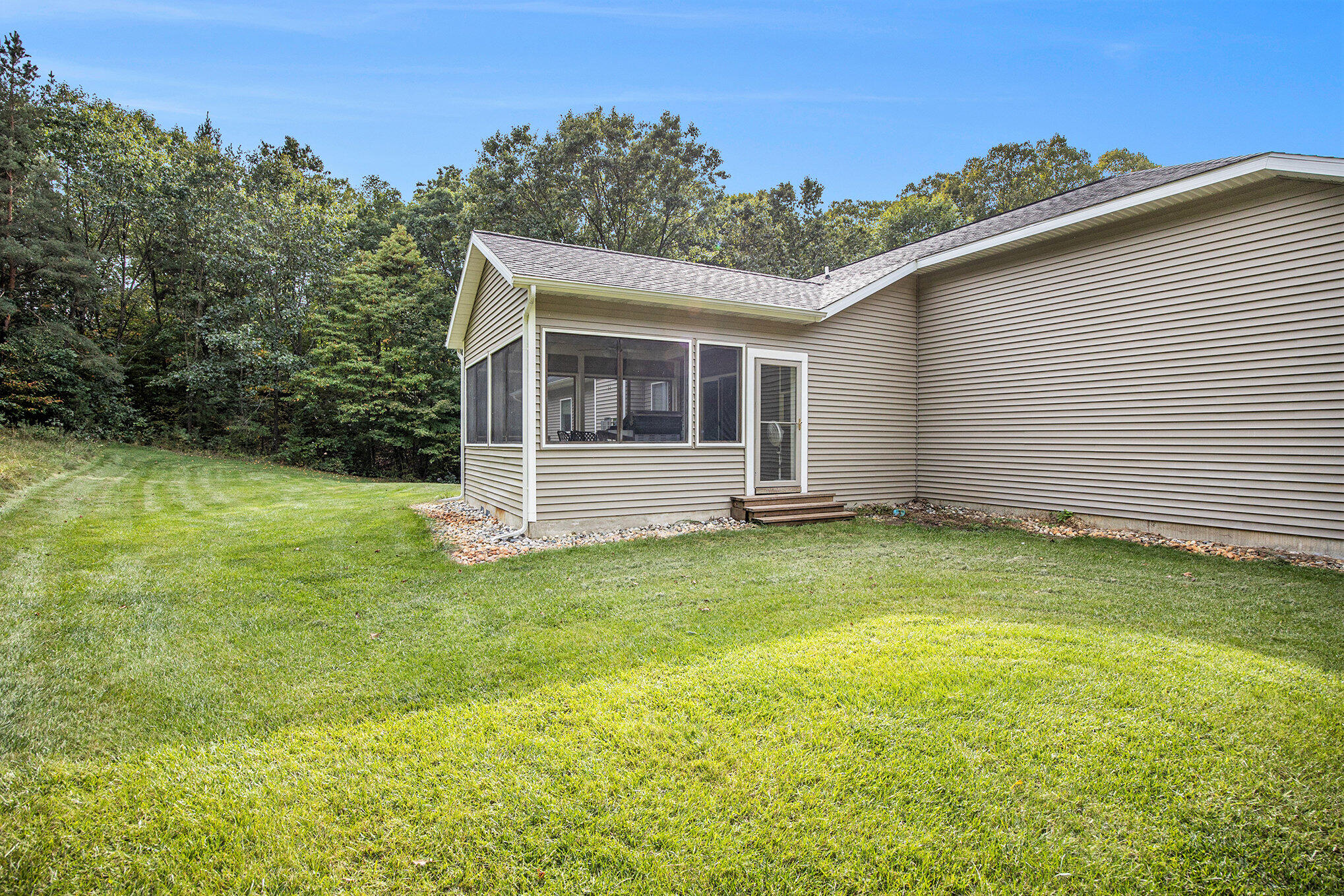 7801 Cascade Road Southeast Grand Rapids, MI 49546 - Photo 32 of 33 033_7801_cascade-62