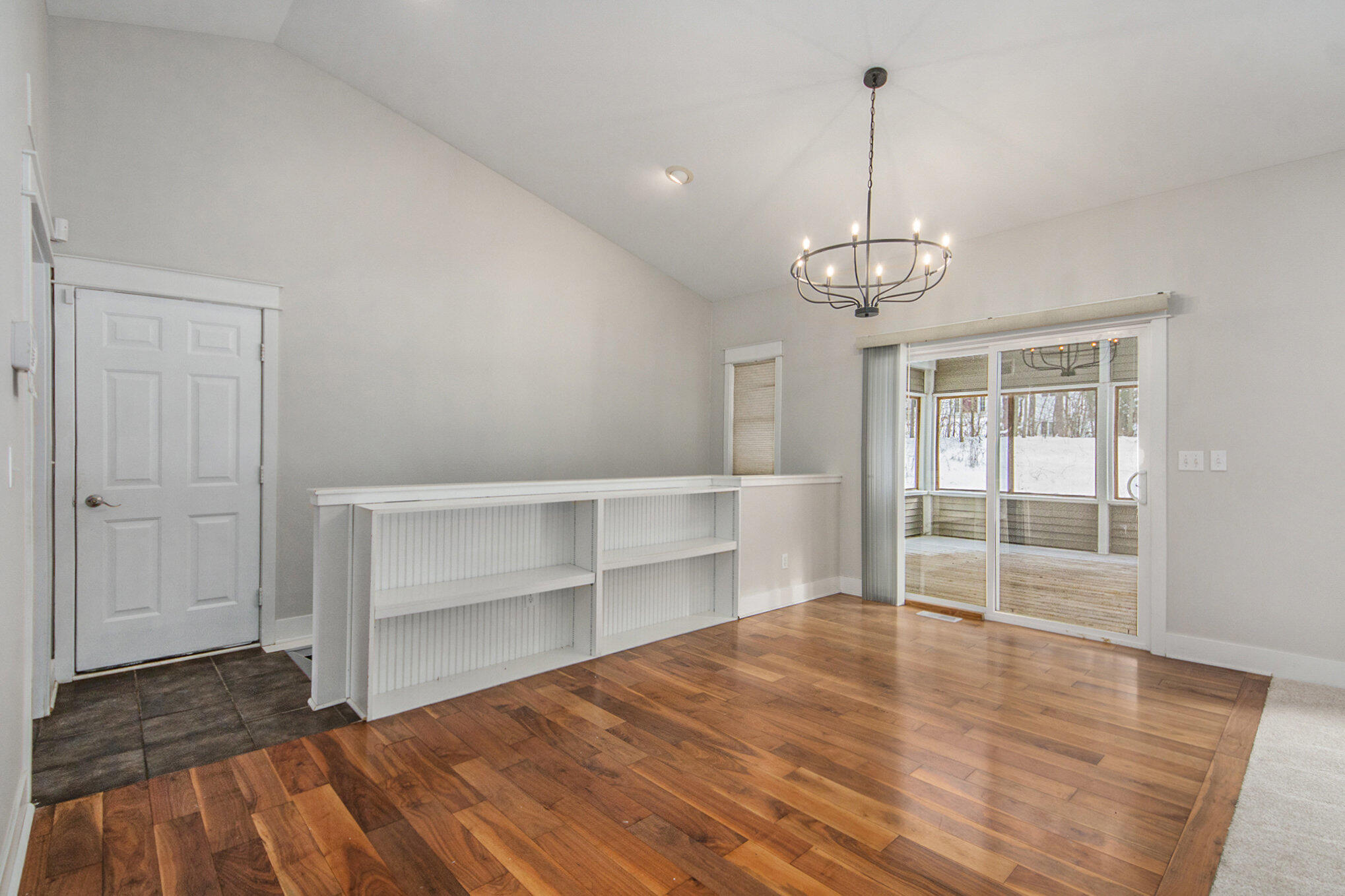 7801 Cascade Road Southeast Grand Rapids, MI 49546 - Photo 8 of 33 004_img_3484__997
