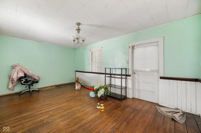 $284,900 | 10021 North State Road 9, Hope, IN 47246