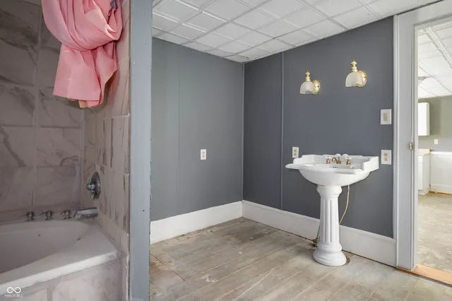 $284,900 | 10021 North State Road 9, Hope, IN 47246