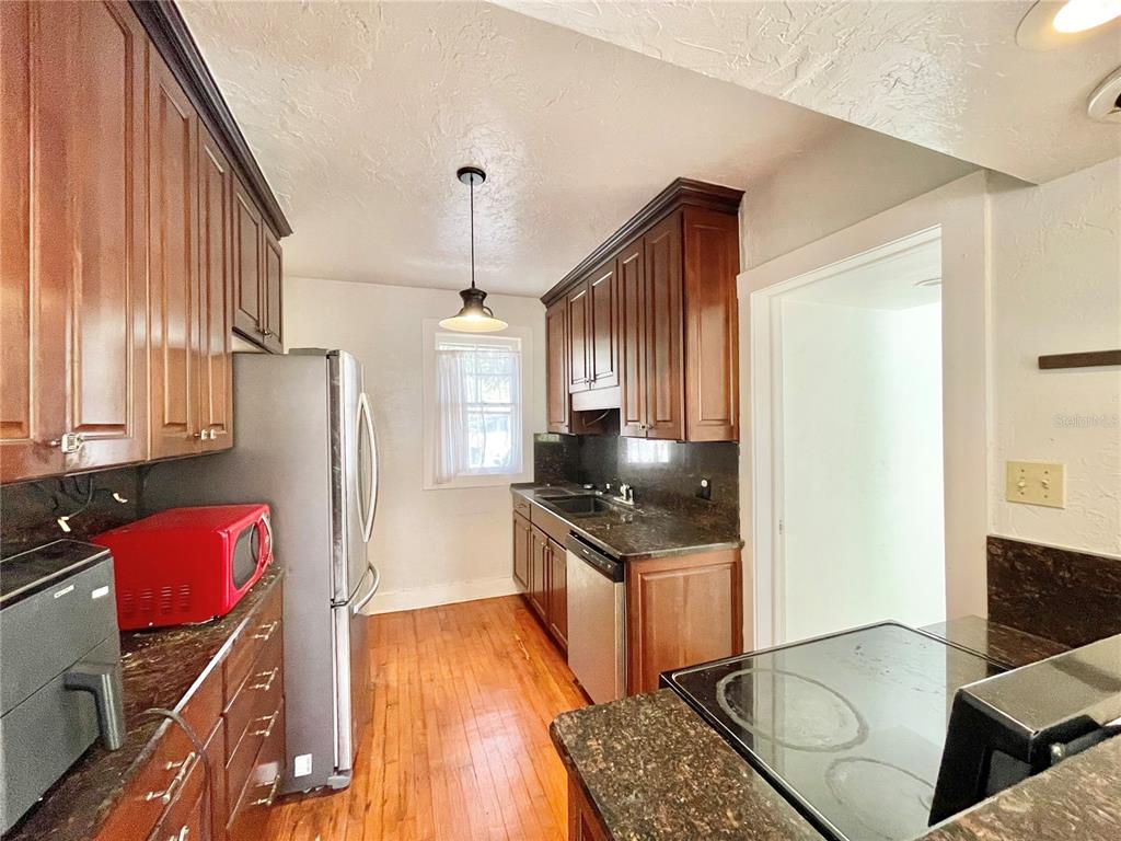 1035 Northeast 3rd Avenue Gainesville, FL 32601 - Photo 10 of 69