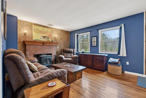 $360,000 | 33 Old Ferry Road, Wiscasset, ME 04578