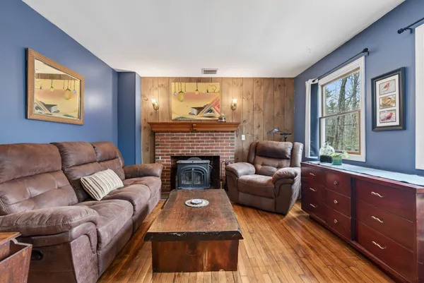 $360,000 | 33 Old Ferry Road, Wiscasset, ME 04578