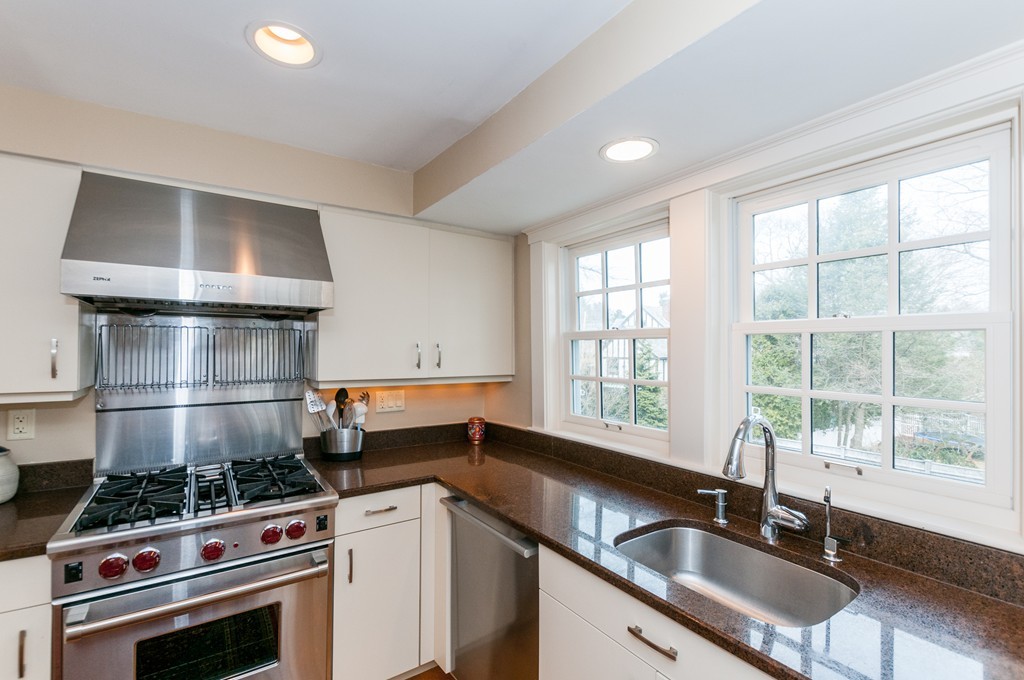 12 Byfield Road Newton, MA 02468 - Photo 9 of 28 Gallery Image 9