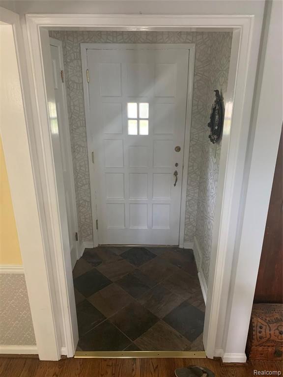 1901 Broadstone Road Grosse Pointe Woods, MI 48236 - Photo 8 of 22