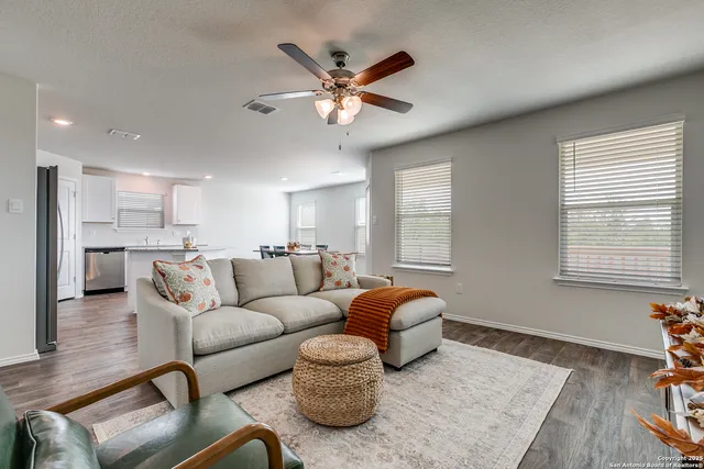 $305,000 | 11626 Lavendale Spur, San Antonio, TX 78245