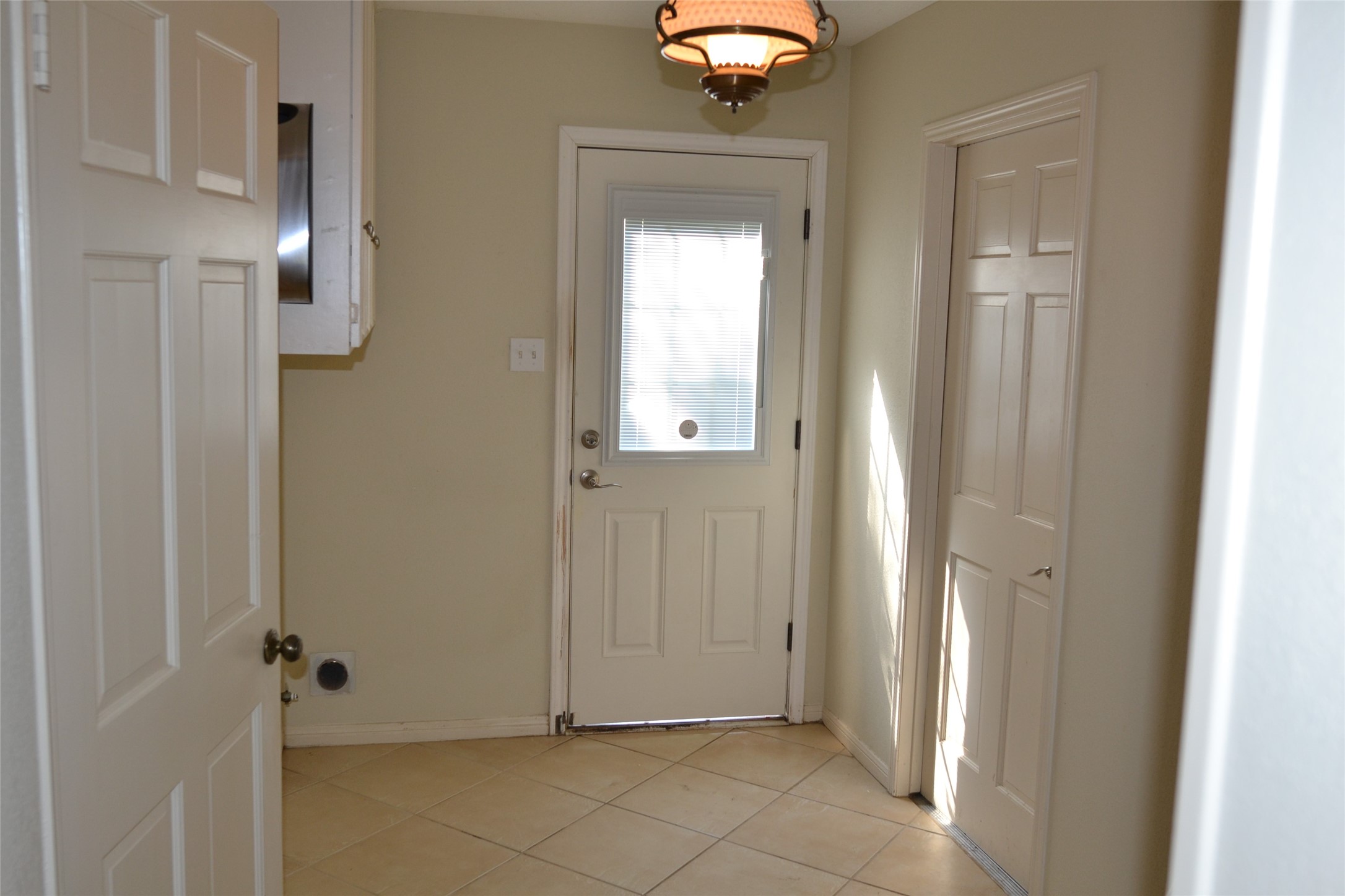 1223 Longledge Drive Seabrook, TX 77586 - Photo 23 of 49 a view of an entryway door