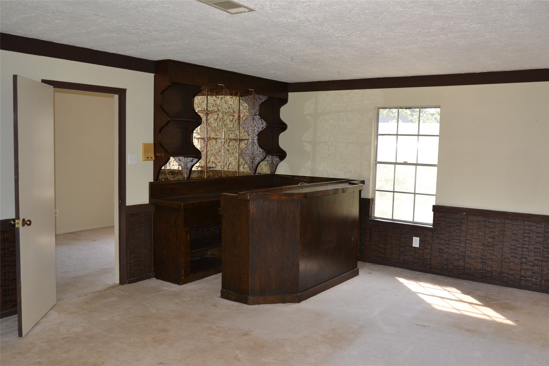 1223 Longledge Drive Seabrook, TX 77586 - Photo 27 of 49 a living room with furniture