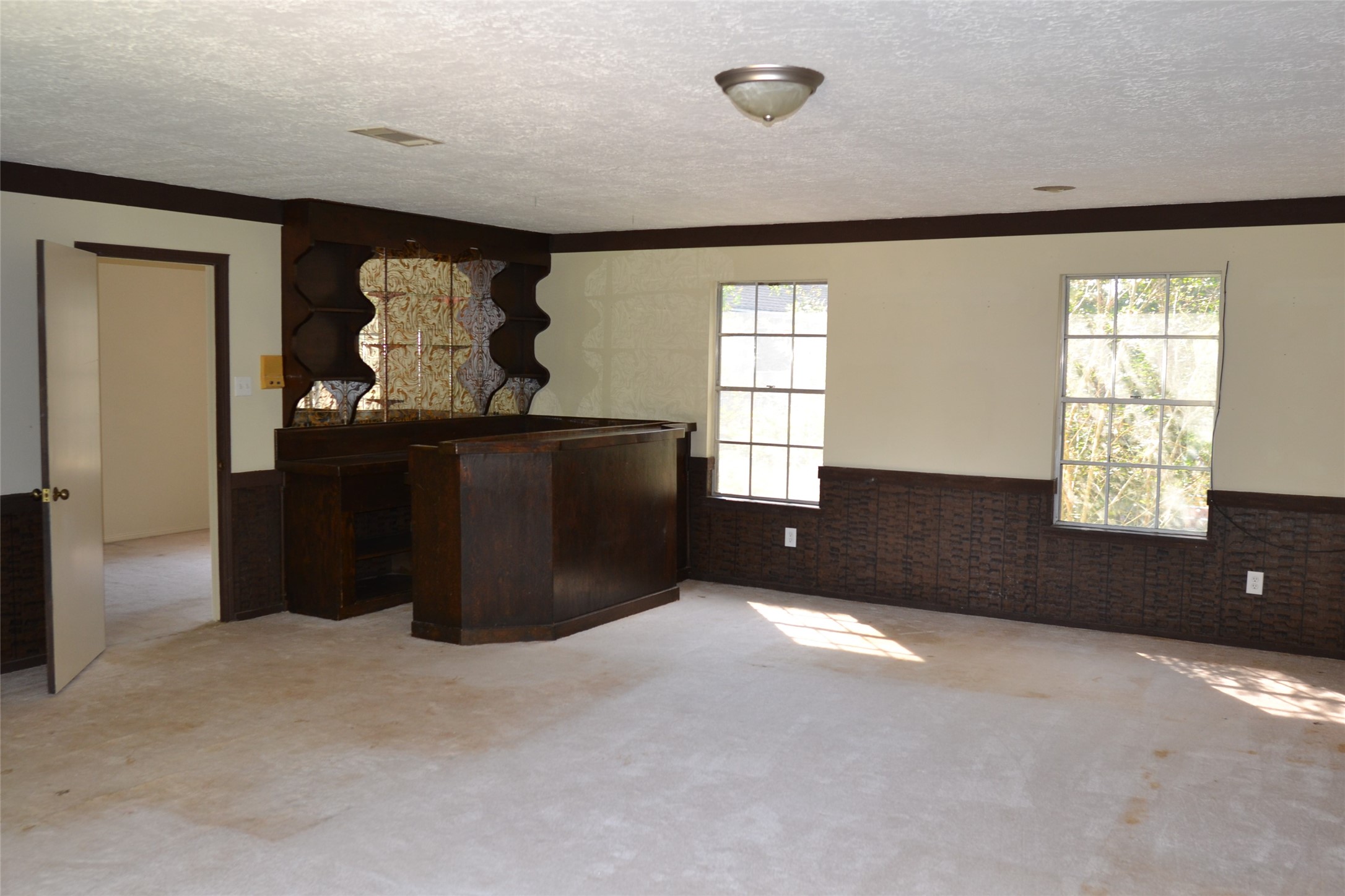 1223 Longledge Drive Seabrook, TX 77586 - Photo 28 of 49 an empty room with windows