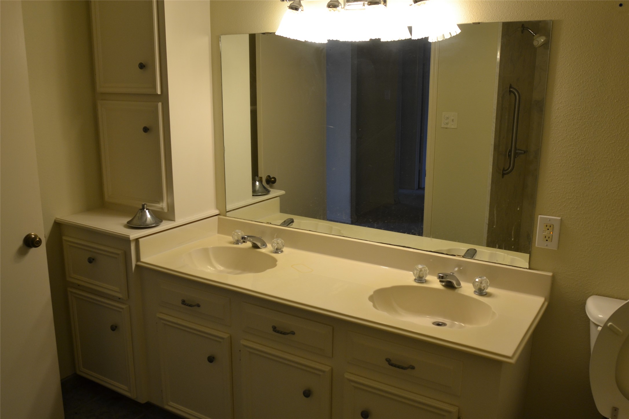 1223 Longledge Drive Seabrook, TX 77586 - Photo 40 of 49 a bathroom with a sink vanity and mirror