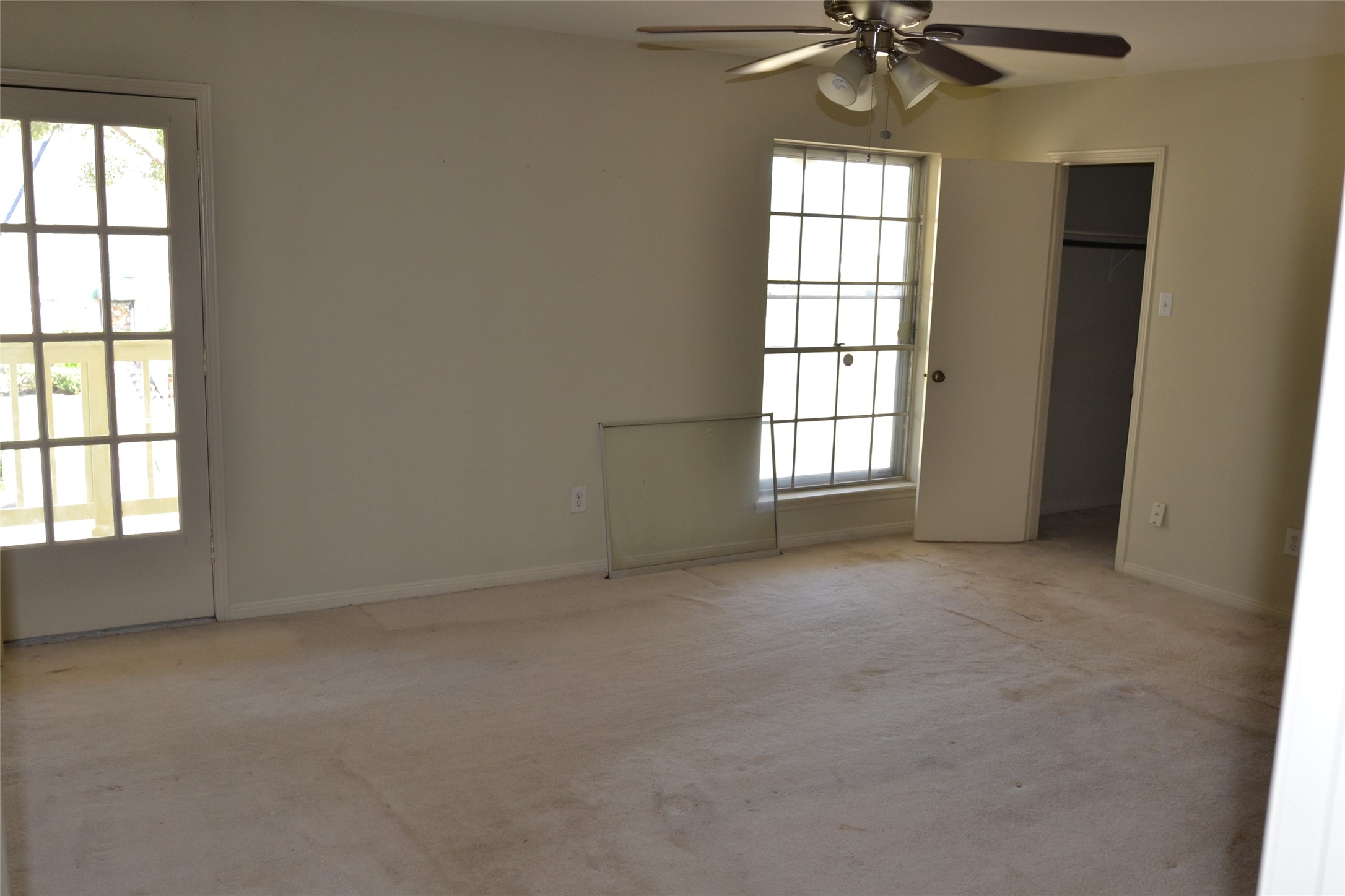 1223 Longledge Drive Seabrook, TX 77586 - Photo 41 of 49 an empty room with a window