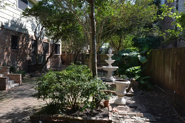 $379,000 | 1223 Longledge Drive, Seabrook, TX 77586