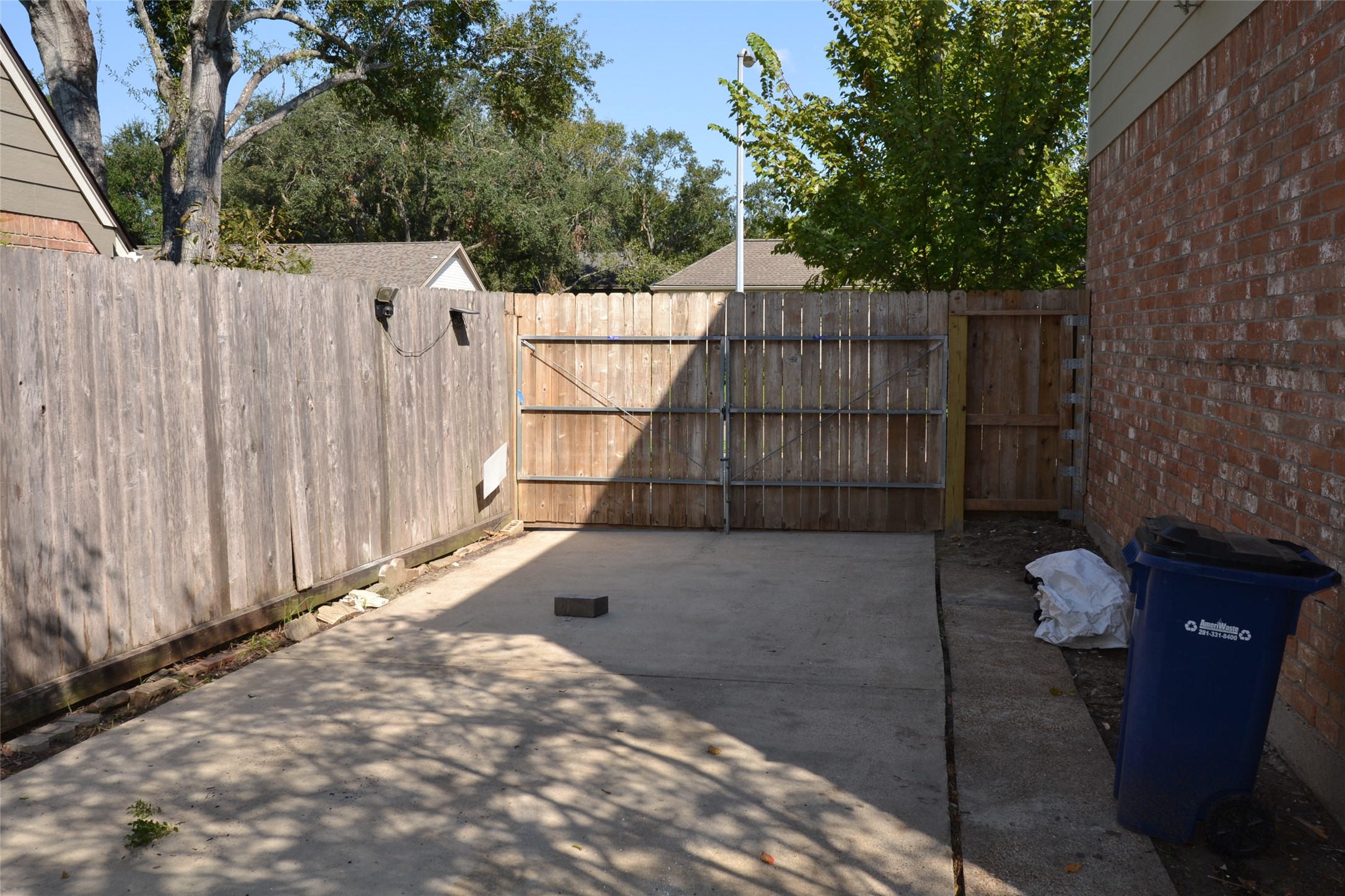 1223 Longledge Drive Seabrook, TX 77586 - Photo 49 of 49 a view of outdoor space with wooden fence