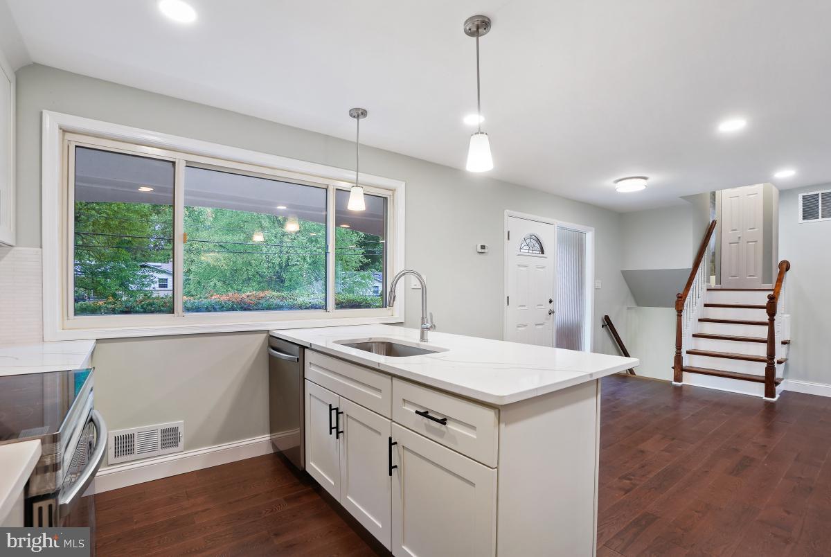 807 Lowander Lane Silver Spring, MD 20901 - Photo 16 of 45 Large Front Windows