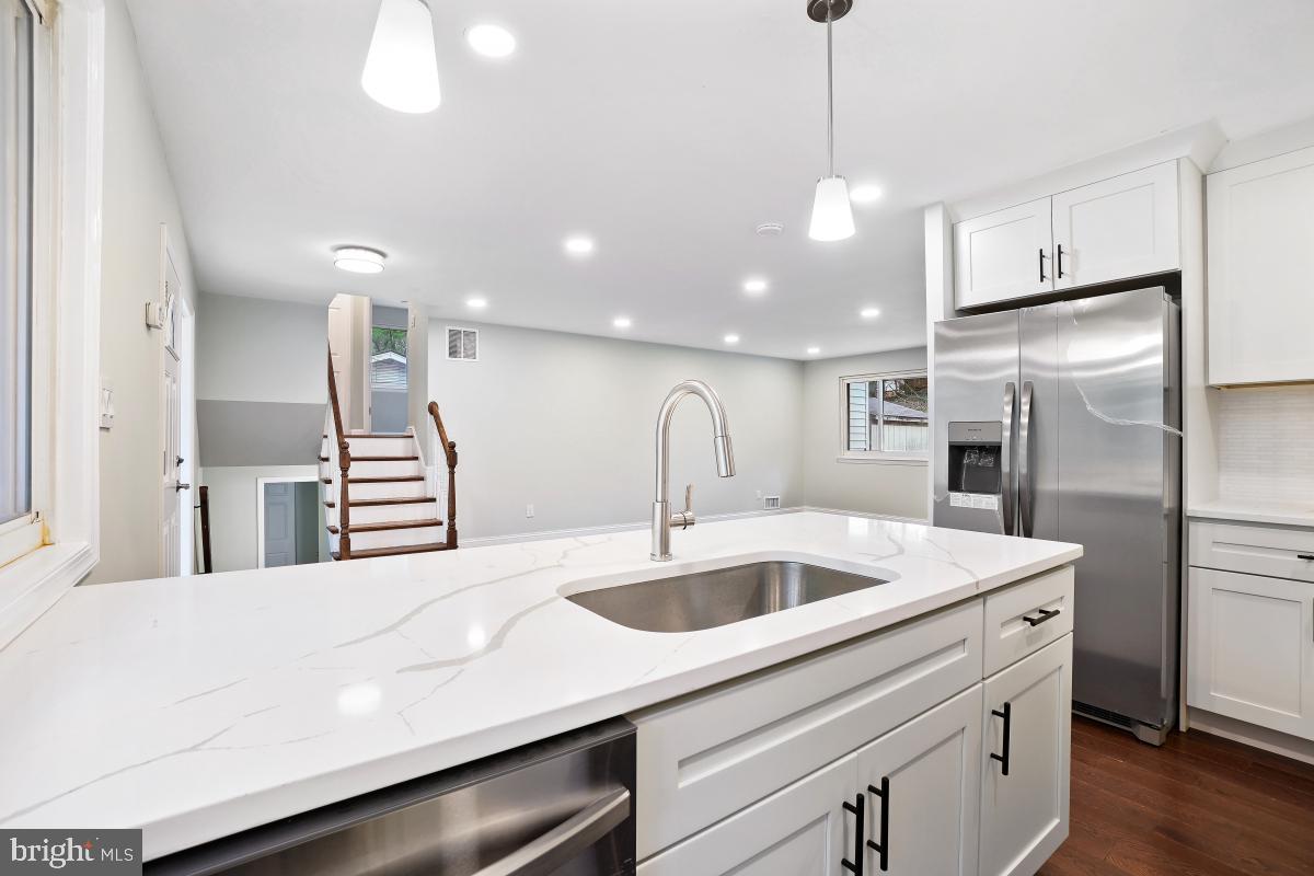 807 Lowander Lane Silver Spring, MD 20901 - Photo 17 of 45 LED Lights