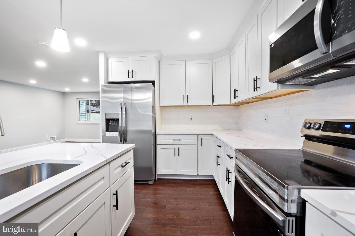 807 Lowander Lane Silver Spring, MD 20901 - Photo 19 of 45 Stainless Steel Appliances