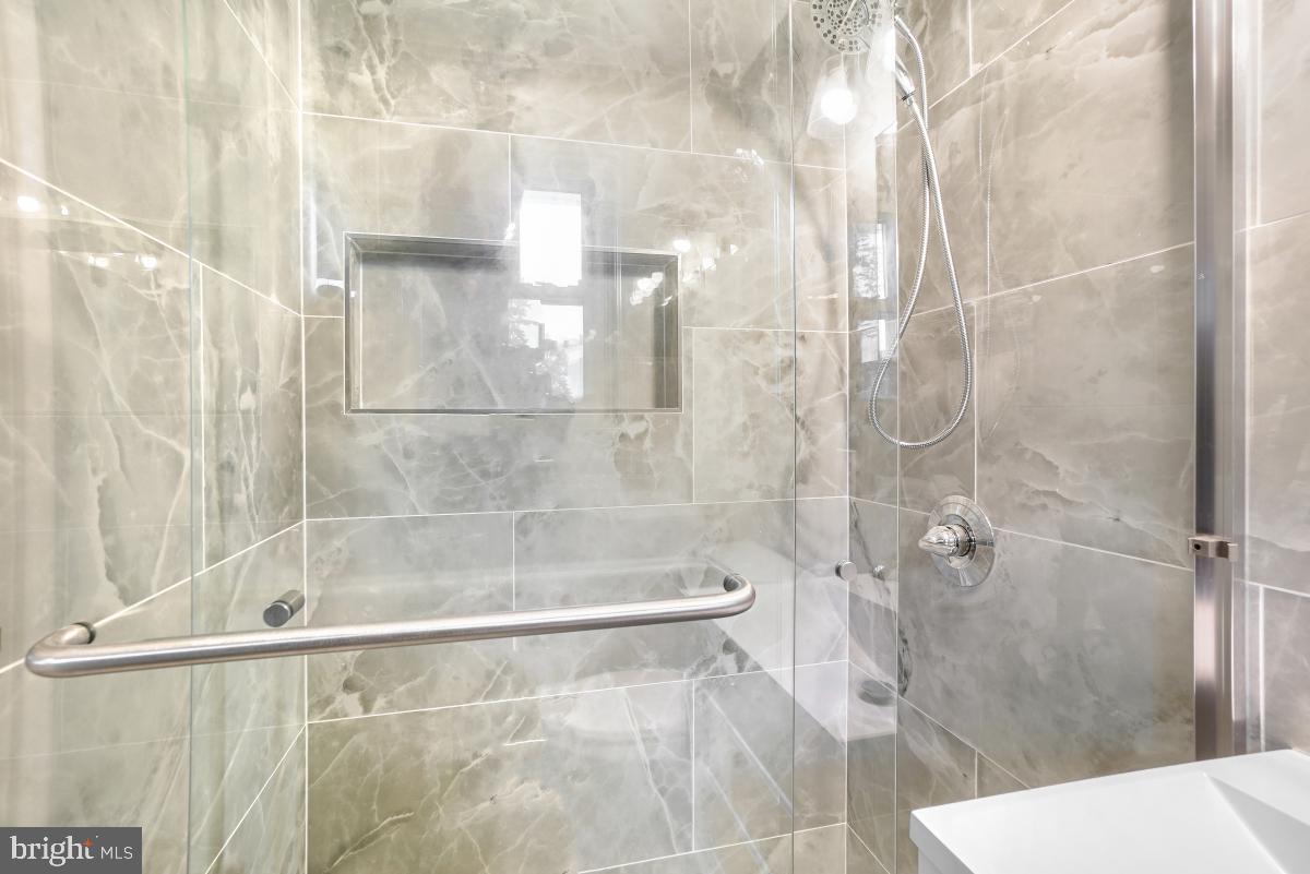 807 Lowander Lane Silver Spring, MD 20901 - Photo 24 of 45 1st Full Bath