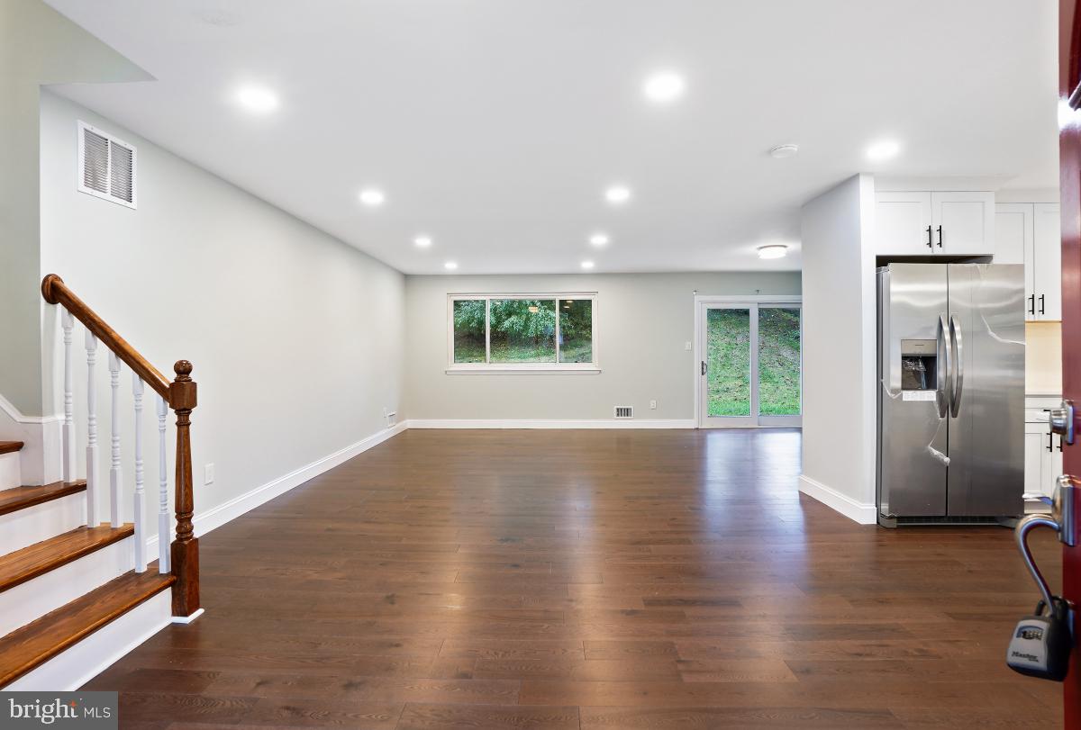 807 Lowander Lane Silver Spring, MD 20901 - Photo 4 of 45 Interior General
