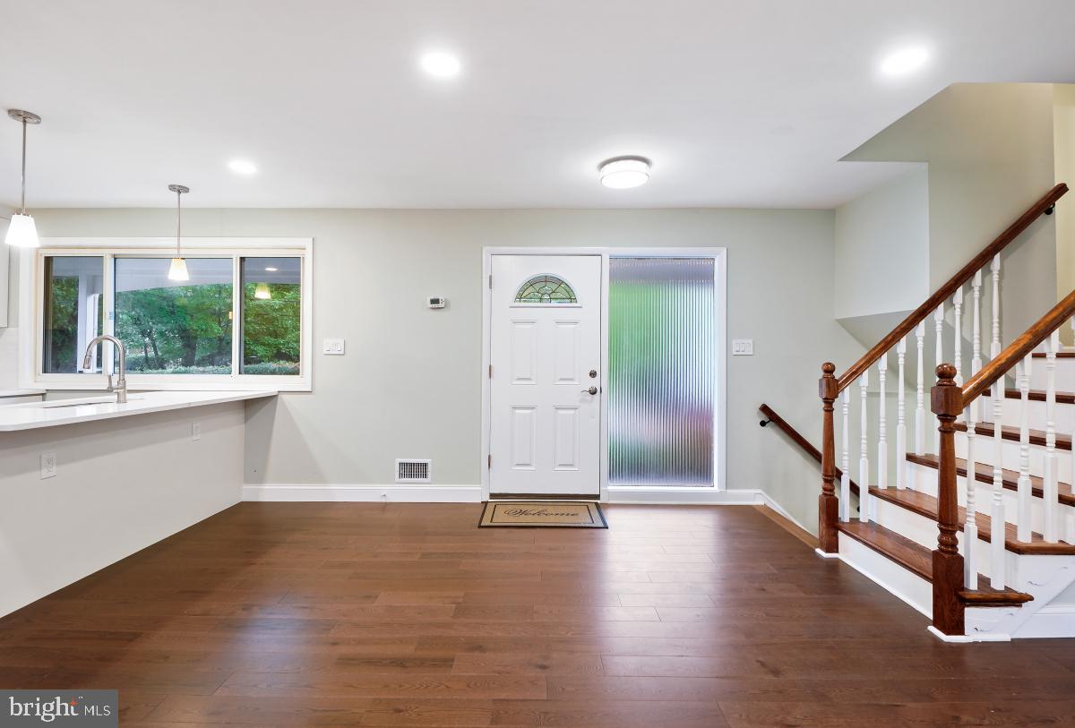 807 Lowander Lane Silver Spring, MD 20901 - Photo 6 of 45 Interior General
