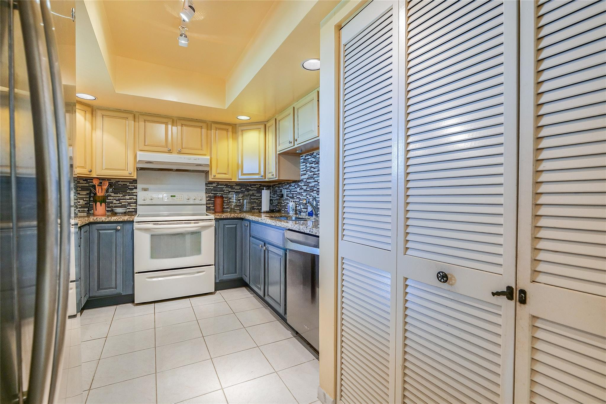 3930 Inverrary Boulevard, Unit 608D Lauderhill, FL 33319 - Photo 15 of 65 Photo 15