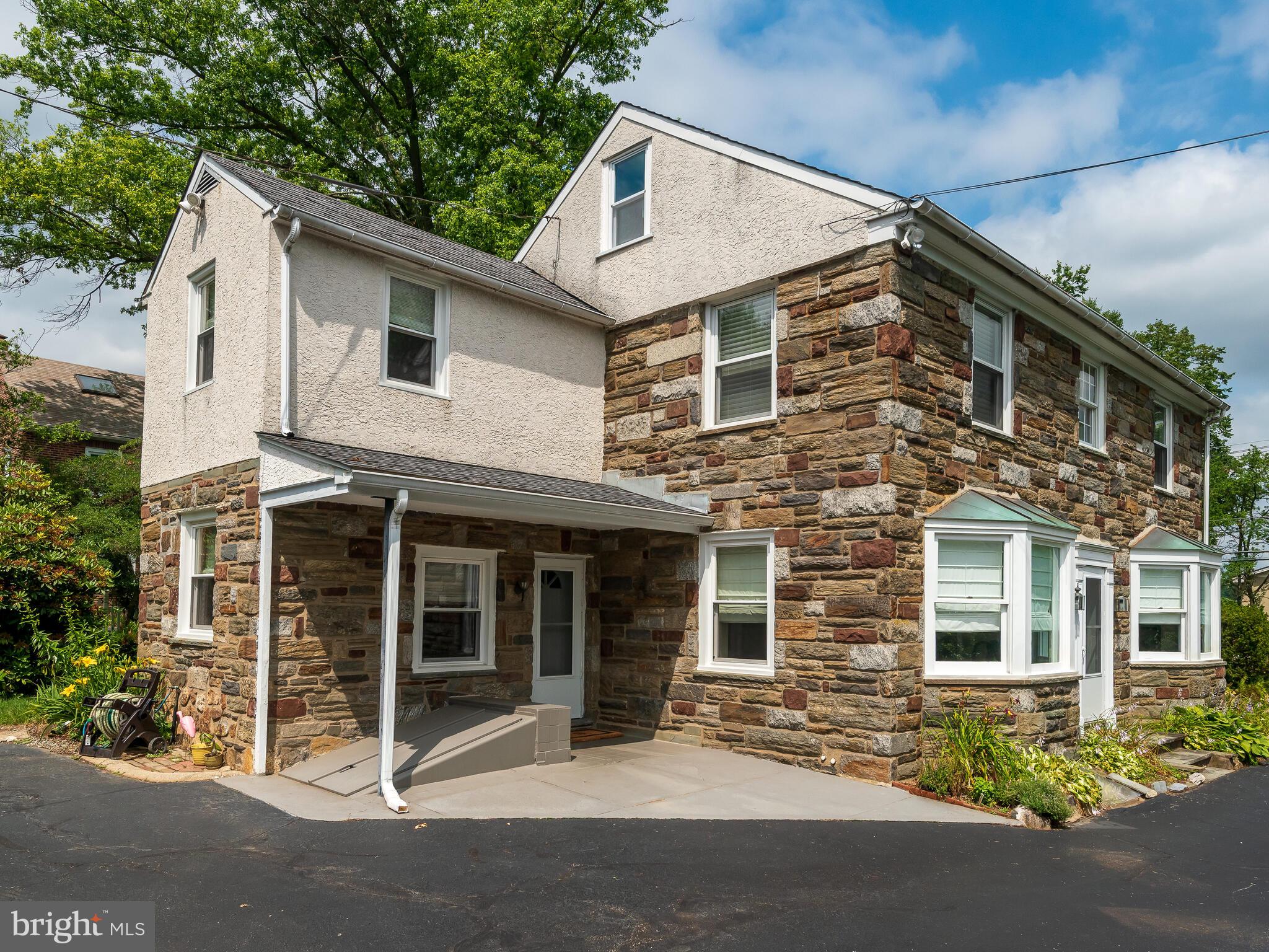 365 Sugartown Road Wayne, PA 19087 - Photo 41 of 46 Mudd Room Entrance and Parking