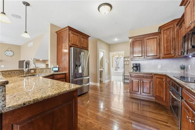 $570,000 | 9407 North Laurel Avenue, Kansas City, MO 64157