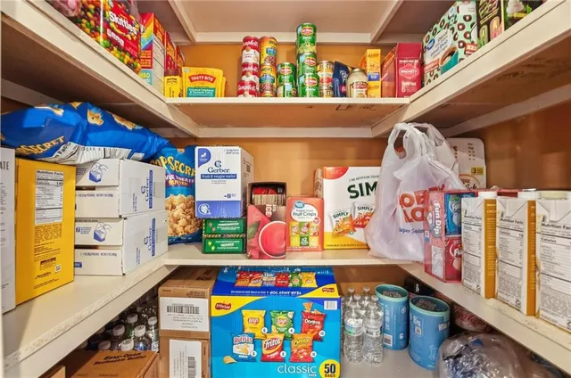 $570,000 | 9407 North Laurel Avenue, Kansas City, MO 64157