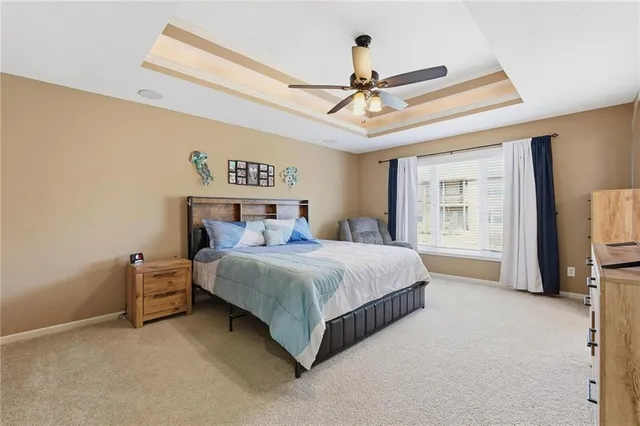 $570,000 | 9407 North Laurel Avenue, Kansas City, MO 64157