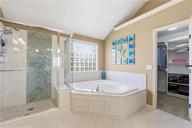 $570,000 | 9407 North Laurel Avenue, Kansas City, MO 64157