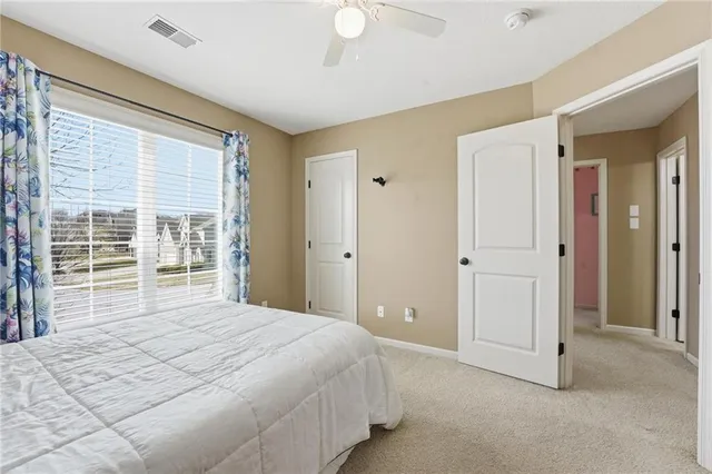 $570,000 | 9407 North Laurel Avenue, Kansas City, MO 64157