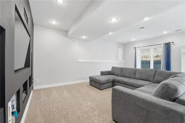 $570,000 | 9407 North Laurel Avenue, Kansas City, MO 64157