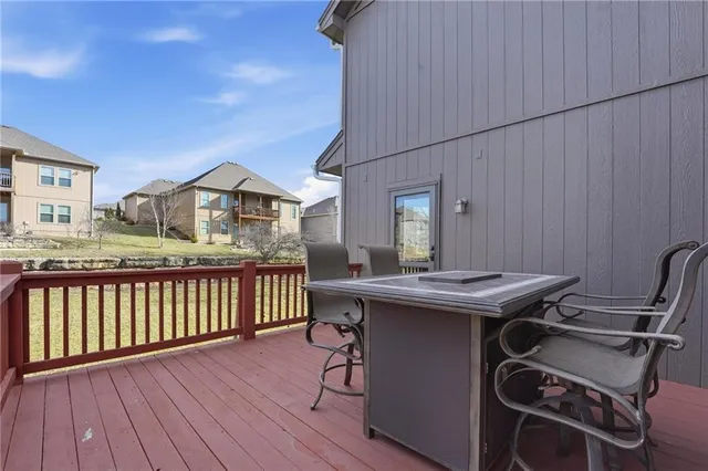 $570,000 | 9407 North Laurel Avenue, Kansas City, MO 64157