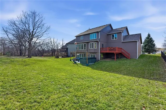 $570,000 | 9407 North Laurel Avenue, Kansas City, MO 64157