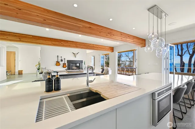 $2,495,000 | 8823 Oertel Drive, Blaine, WA 98230