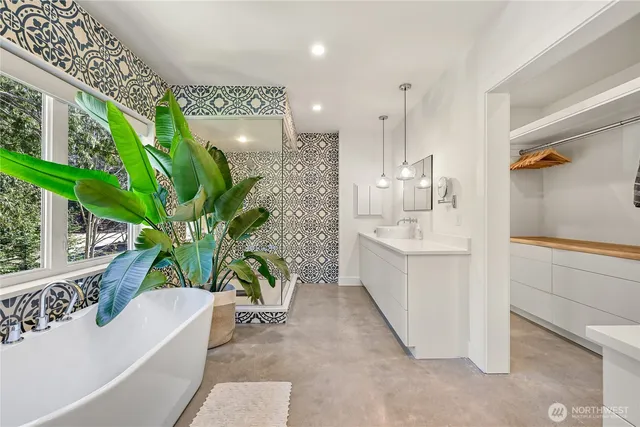 $2,495,000 | 8823 Oertel Drive, Blaine, WA 98230